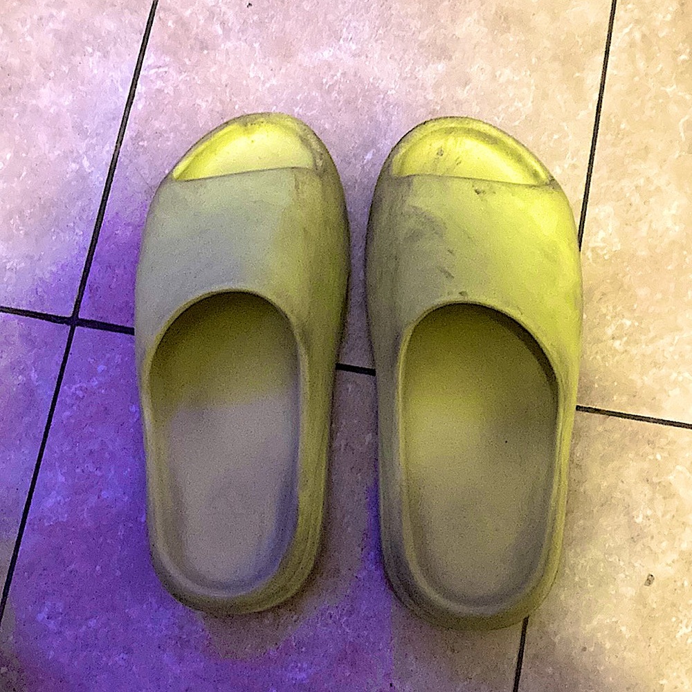 Beat up yezzy slides cheap offer free shipping